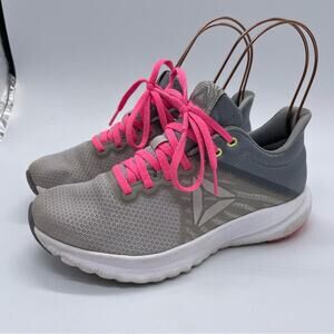 Reebok OSR Distance 3.0. Walking Sneakers. Size 6.5. In good used condition!